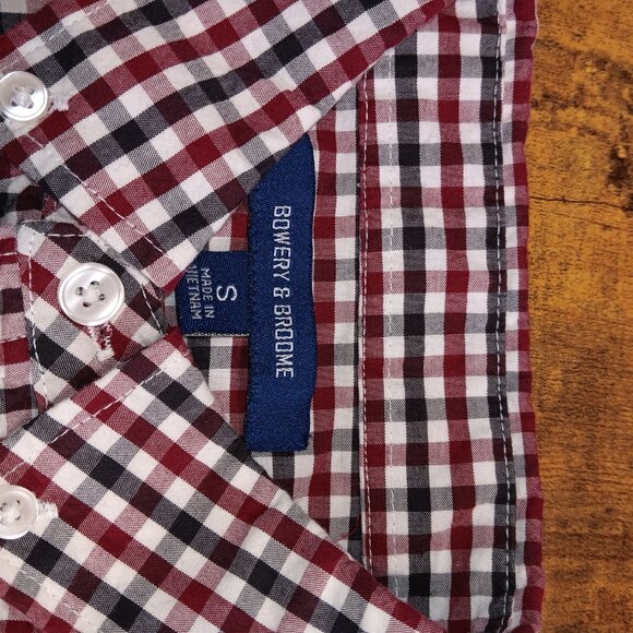 Mens Bowery & Brooke size small plaid button up shirt White Red Grey Black D18 - Picture 7 of 7